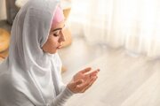 چرا با وجود قرب همیشگی به خداوند باید عبادت کنیم؟