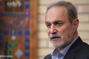 ببینید| دانش‌آموز انگار که از زندان آزاد شده باشد مدرسه را ترک می‌کند؛ والدین به من گفتند این جنگولک‌بازی‌ اتاق بازی چیست که در مدرسه راه انداخته‌اید؟