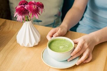 این قهوه چاقکننده است/ ماچا؛ همان چای سبز با رنگ اضافه!/ بلاگرها حتماً نفع اقتصادی برایشان دارد که یکباره به نوعی از نوشیدنی سوق پیدا میکنند این قهوه چاقکننده است/ ماچا؛ همان چای سبز با رنگ اضافه!/ بلاگرها حتماً نفع اقتصادی برایشان دارد که یکباره به نوعی از نوشیدنی سوق پیدا میکنند