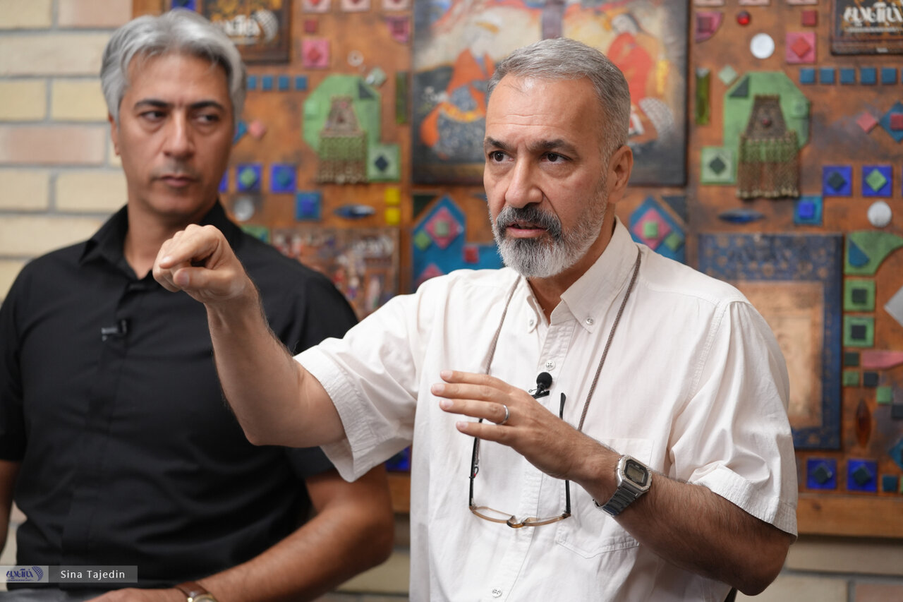 دانشآموزان سواد خواندن ندارند/ بخاطر کمبود نیرو از معلم ۸۰ ساله خواستهاند درس بدهد/ حال دانشآموزان در مدرسه خوب نیست