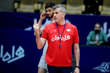 به نسلی می‌گویند طلایی که مدال طلا بگیرد/ اگر تیم فوتبال هم قهرمان جهان می‌شد مثل والیبال برخورد می کردند؟