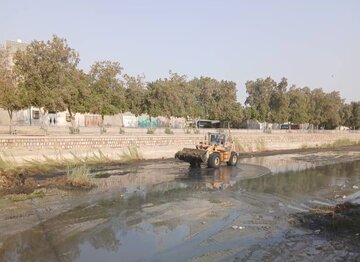 پاکسازی خور «گور سوزان» در بندرعباس آغاز شد