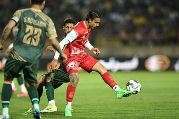 عکس | مسی روی پای بازیکن پرسپولیس!