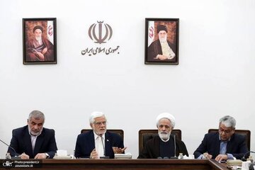 جزئیاتی از اولین نشست مشترک دولت و مجلس / عارف: قدامات دولت در یک سال گذشته در سال اول اجرایی برنامه هفتم قابل مقایسه با سایر دولت‌ها نیست