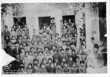 عکس/ نخستین کتاب درسی زبان فارسی برای نوآموزان دوره ابتدایی، ۱۲۸۴