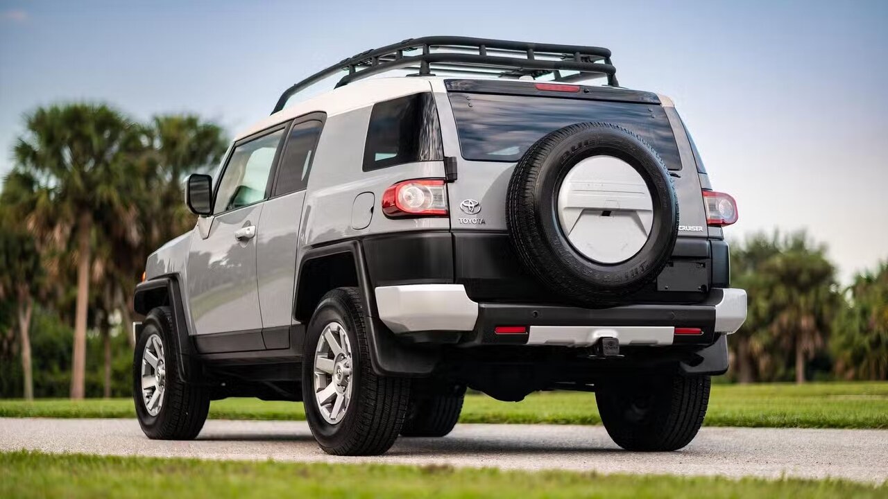 کاهش قیمت چشمگیر شاسی بلند پرطرفدار تویوتا/ بالاخره ورق برگشت / عکس