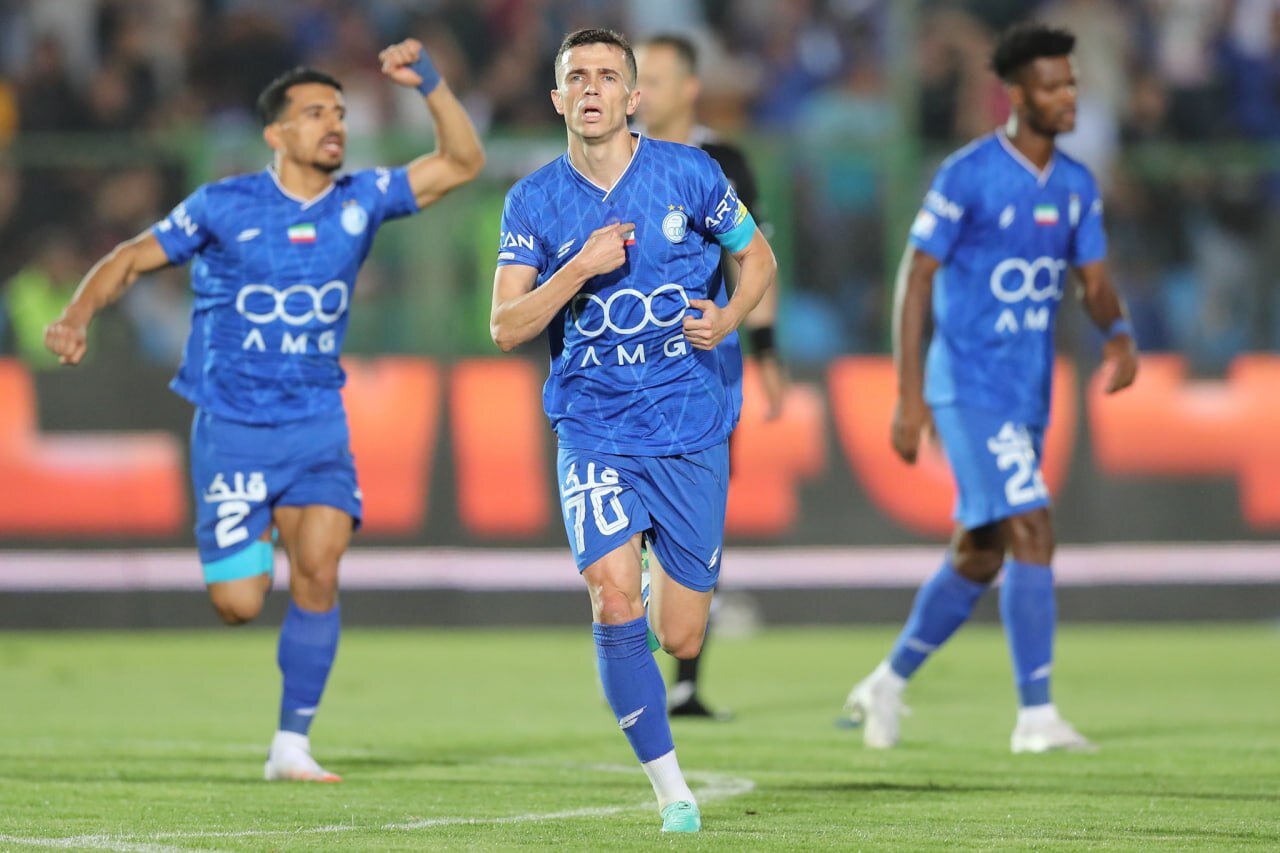 ناکامی استقلال مقابل تیم ۱۰ نفره؛ اشتباهات دفاعی برد را از آبیها گرفت ناکامی استقلال مقابل تیم ۱۰ نفره؛ اشتباهات دفاعی برد را از آبیها گرفت