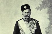 محبوب قاجار و مغضوب پهلوی که سرانجام ماشه را در مغز خود چکاند