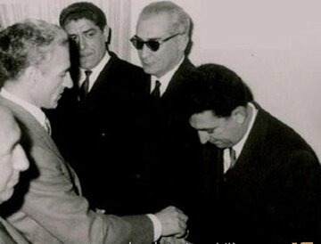 سند خروج میلیون‌ها دلار از ایران توسط سفیر سابق اسرائیل، سال ۱۳۵۲