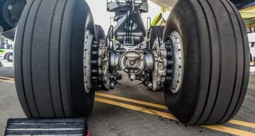 هواپیماها از ترمز دیسکی استفاده میکنند یا ترمز کاسهای؟ هواپیماها از ترمز دیسکی استفاده میکنند یا ترمز کاسهای؟