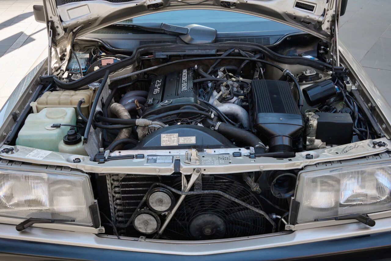 مرسدس بنز قهرمان فرمول یک، به فروش میرسد /عکس