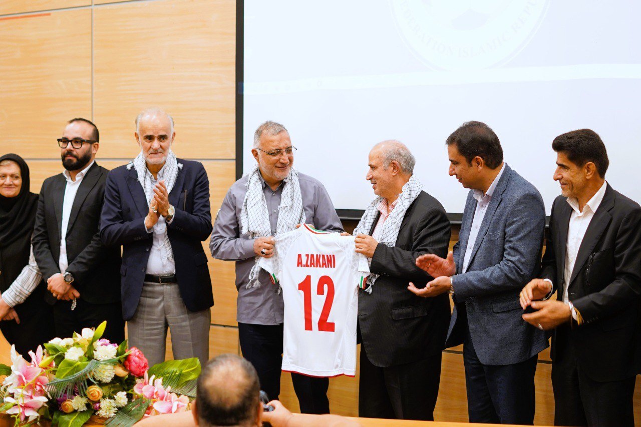 عکس | پیراهن شماره ۱۲ تیم ملی برای زاکانی