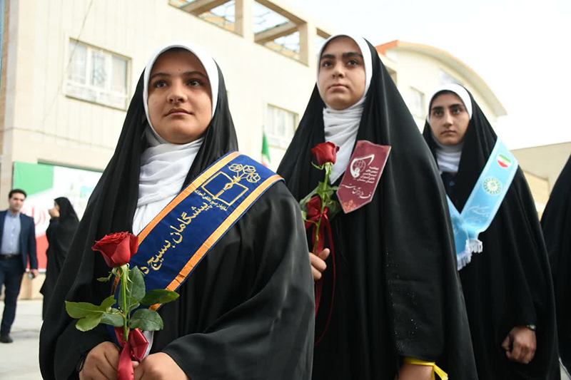 زنگ آغاز سال تحصیلی در سمنان؛ ۱۲۵ هزار دانشآموز در مسیر عدالت آموزشی و تربیتی