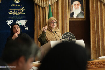 فاطمه مهاجرانی - خانم سخنگو