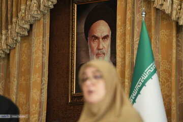 فاطمه مهاجرانی - خانم سخنگو