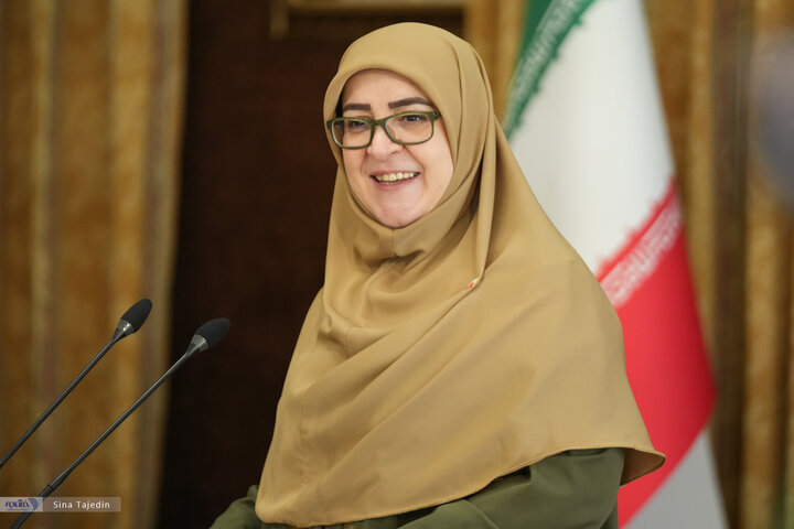 فاطمه مهاجرانی - خانم سخنگو