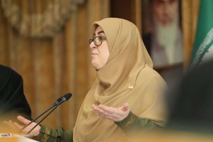 فاطمه مهاجرانی - خانم سخنگو