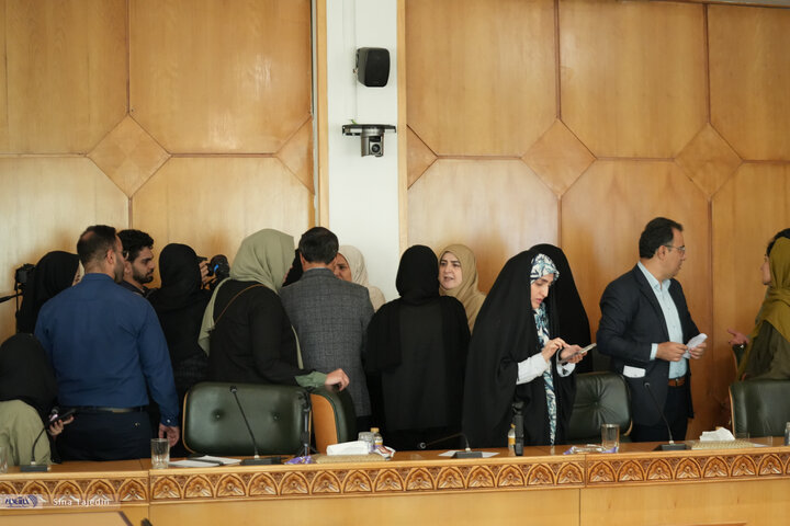 فاطمه مهاجرانی - خانم سخنگو