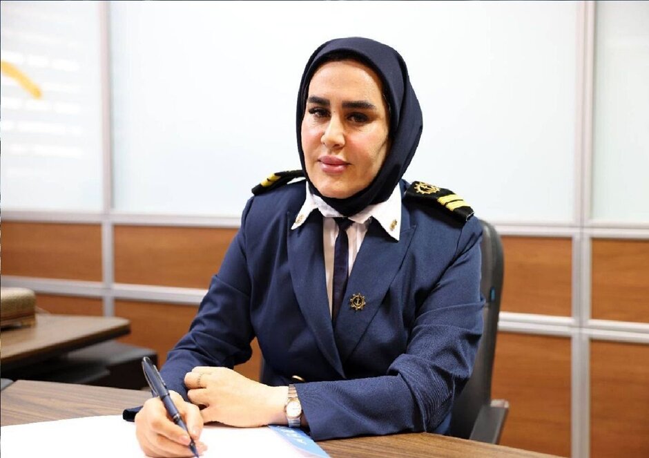 اولین افسر دریانورد زن خوزستان گواهی‌نامه دریافت کرد