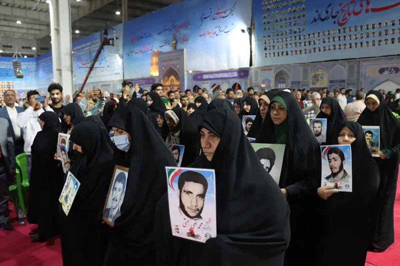 خانوادههای شهدا، ستونهای استوار انقلاب / ازدواج ۱۱۰ زوج جوان در سایه نام شهیدان / دکتر انوشه: شهدا معماران انسانسازیاند