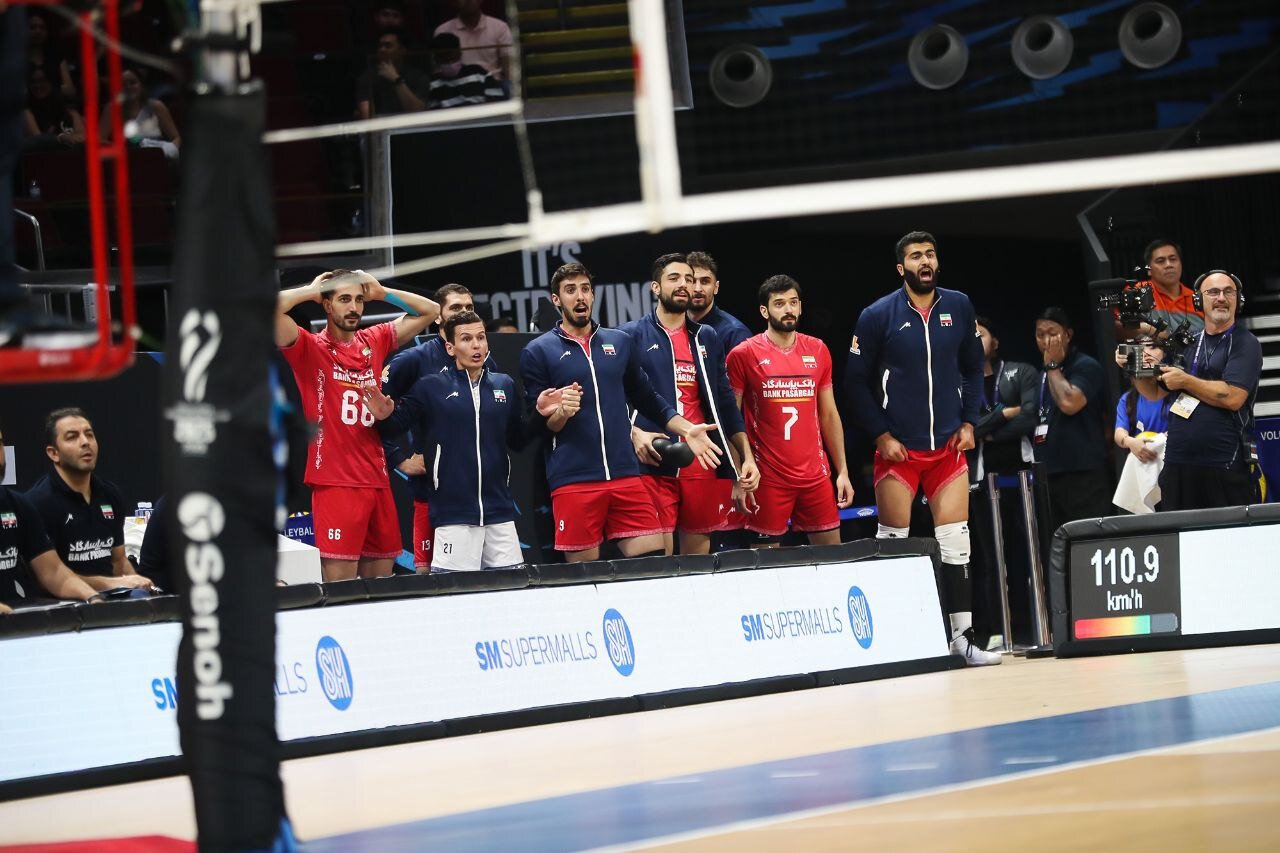 دو قاب به جامانده از بازی والیبال ایران و صربستان؛ عجب لحظهای!