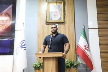 طلای جهانی و یک درخواست کلیدی؛ میرزازاده: برای جنگیدن پای پرچم، حمایت مستمر می‌خواهیم | غرش قهرمانان پس از فتح جهان؛ وقتی مدال طلا هم زخم‌ها را پنهان