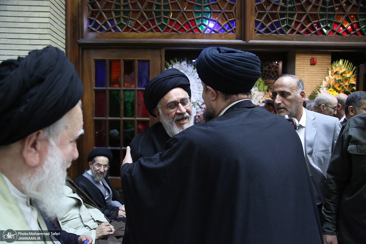 حضور کمال خرازی و مخبر و طائب و استقبال حدادعادل از سیدحسن خمینی +گزارش تصویری از مراسم ختم مادر شهید حدادعادل