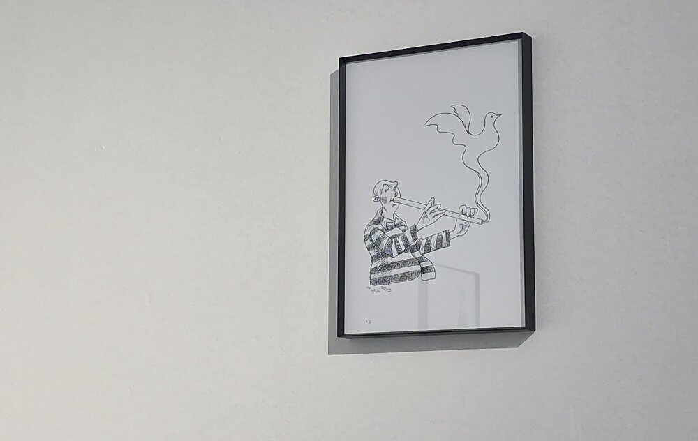 آثار زندانی بند هشت اوین روی دیوار