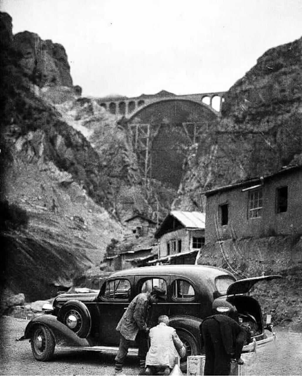 نمایی دیدنی از پل ورسک در عکسی تاریخی