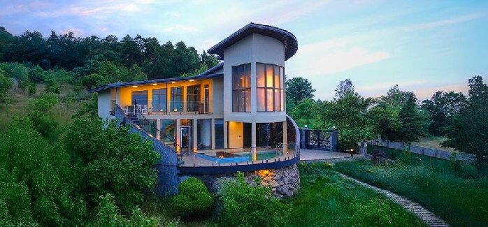 مراکز اقامتی استان اردبیل به مسافران تخفیف ۴۰ درصدی ارائه می‌دهند. این اقدام به منظور جذب بیشتر گردشگران و افزایش میزان اقامت در این منطقه اجرا شده است.