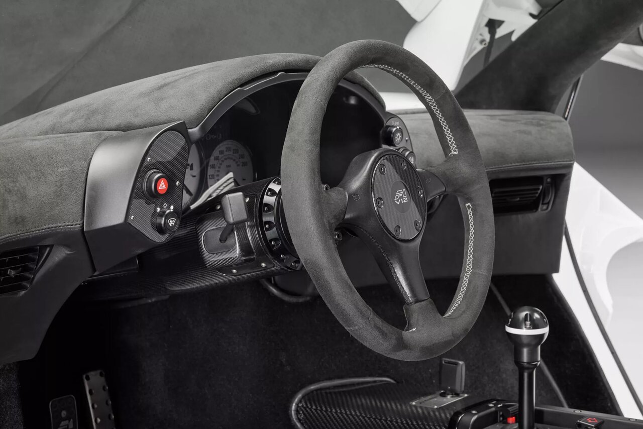 خودروی سلطان در راه حراجی /عکس