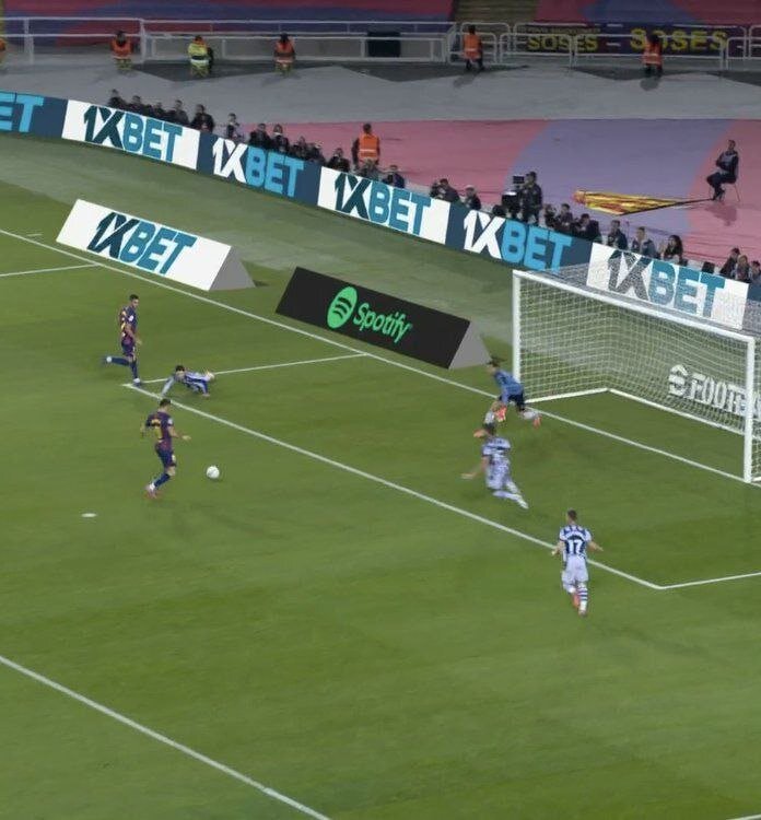 عکس| باورتان نمیشود لواندوفسکی این توپ را گل نکرد!