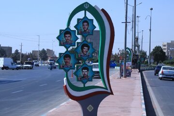 تمثال شهدای آبیک در ورودی شهر نصب شد