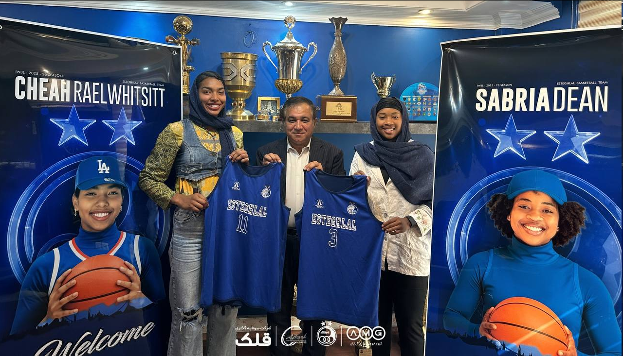 عکس| امضای قرارداد استقلال با آمریکاییها