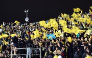 عکس| هوادار خوش لباس قزاق مقابل رئال‌مادرید