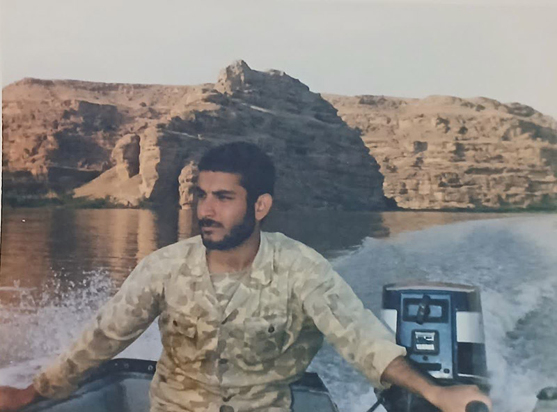 آخرش چی میشه؟ / روایتی ویژه از "فرارِ مقدس" یک رسانه نگار رزمنده! / سیر کوتاه به زیست مردی که هنوز موج دارد