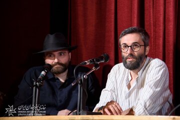 چرا در روابط عاشقانه، نهایتا زنان ضربه بیشتری میبینند؟ چرا در روابط عاشقانه، نهایتا زنان ضربه بیشتری میبینند؟