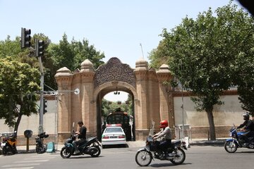 آگاهی شاپور از کجا می‌آید؟/ رد خون و تاریخ در خیابان وحدت اسلامی