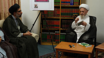 آیت الله العظمی سبحانی: اثر و برکت پژوهشهای گروهی بهتر از فردی است آیت الله العظمی سبحانی: اثر و برکت پژوهشهای گروهی بهتر از فردی است