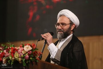 تجلیل از سه دهه دانشنامه‌نگاری استاد طاری راد/ پیام آیت الله جعفر سبحانی/ روایت ۵۰ سال آشنایی حداد عادل