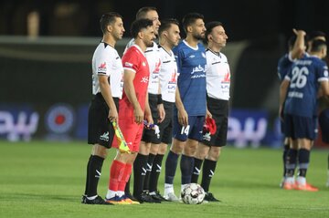 تصمیم داور در نتیجه بازی پرسپولیس و گلگهر تاثیر داشت؟