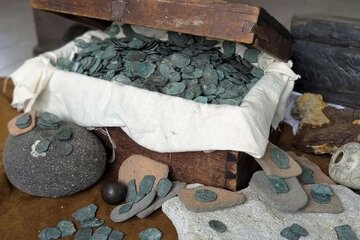 کشف گنج یک میلیون دلاری 300 ساله / عکس