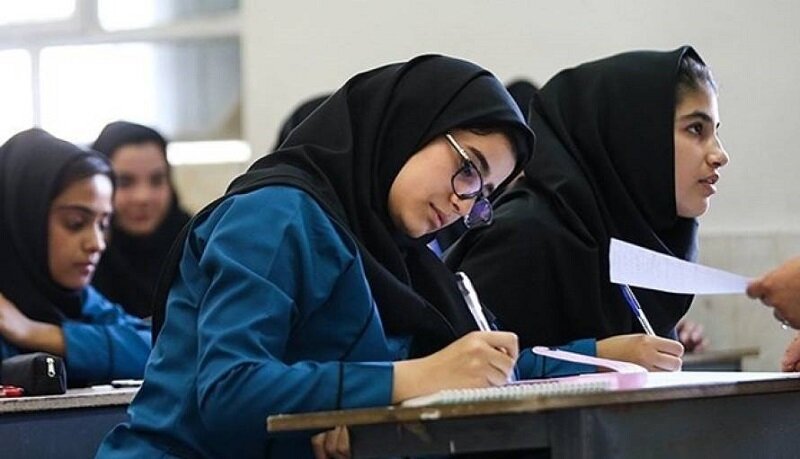 ۴۰ درصد از نمره دانشآموزان واقعی نیست/ عادت به سرگردانی سبب شده آموزش به قهقرا برود؛ «صبح به دانشآموز زنگ میزنیم اما هنوز خواب است»