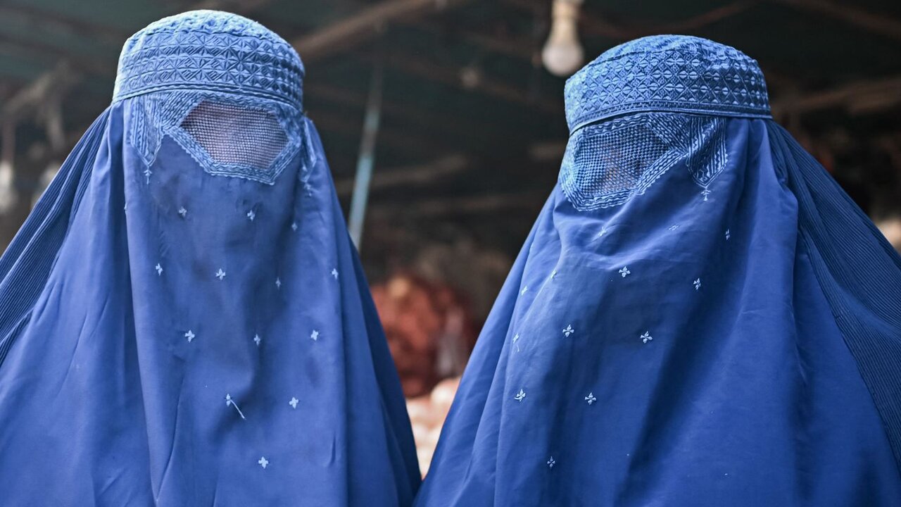قطع «شریان بقای زنان» در افغانستان / طالبان به «مرگ» گرفت تا مردم به «تب کٌندی» راضی شوند