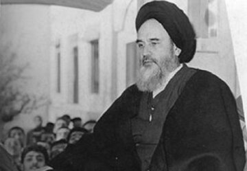 عکس/  امام خمینی در بورسای ترکیه در سال ۱۳۴۳