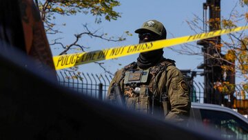 عکس | شیکاگو صحنه جنگ داخلی؛ پس از شلیک به یک زن این شهر به منطقه جنگی تبدیل شد عکس | شیکاگو صحنه جنگ داخلی؛ پس از شلیک به یک زن این شهر به منطقه جنگی تبدیل شد