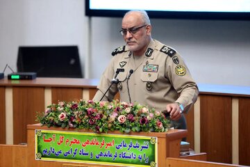 فرمانده دانشگاه دافوس ارتش: در طرحریزیهای نظامی خود خیالبافی نمیکنیم و واقع بین هستیم / در دافوس کار جمعی مشترک چهارنیرویی انجام میدهیم