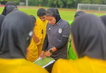 جریمه دختر فوتبالیست ایران توسط AFC به خاطر ضربه به در رختکن!