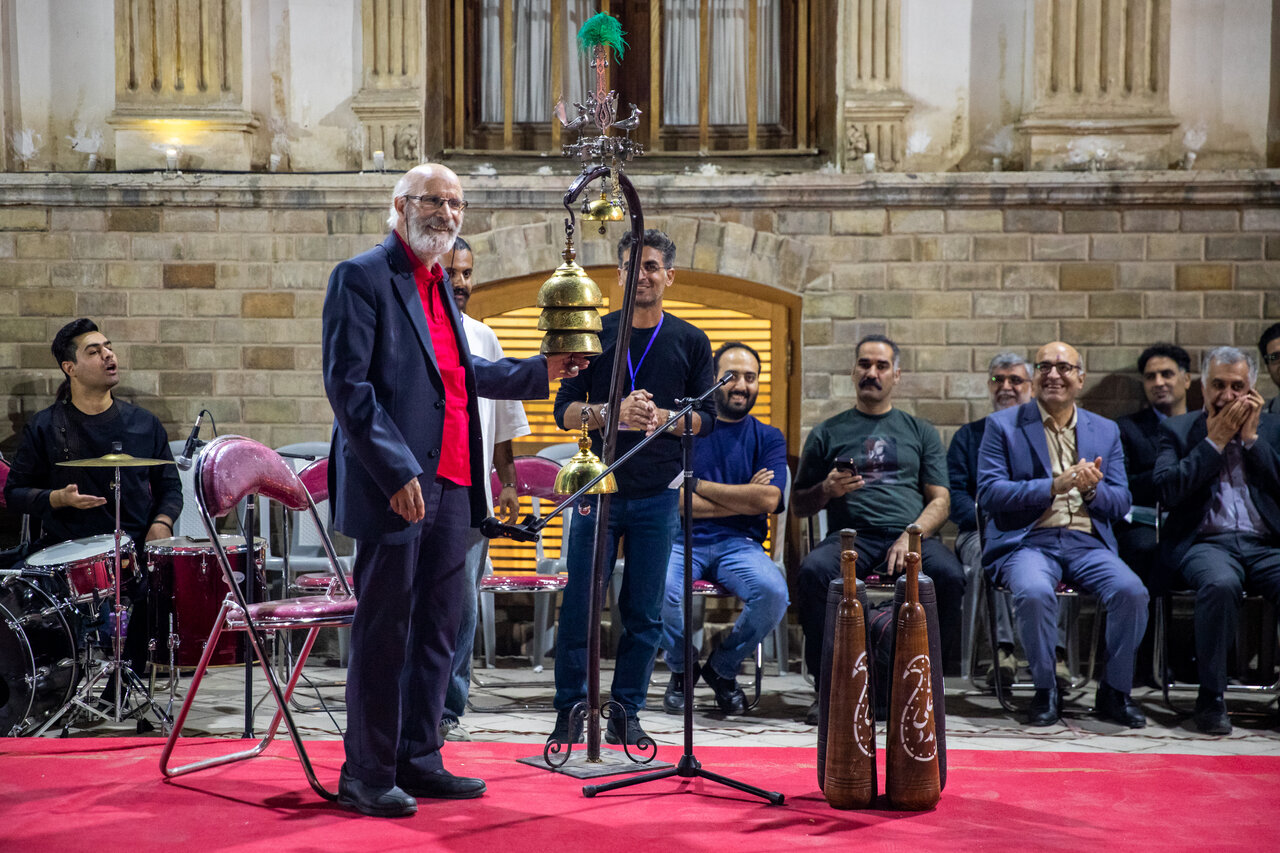 تقدیر از محمود بصیری در جشنواره آیینی و سنتی