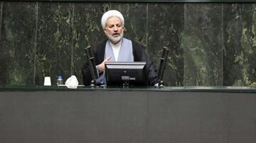 تداوم حملات نمایندگان مجلس به اظهارات اخیر باهنر درباره حجاب / خیانت به خون شهدا و ملت مسلمان و عزیز ایران کرده است